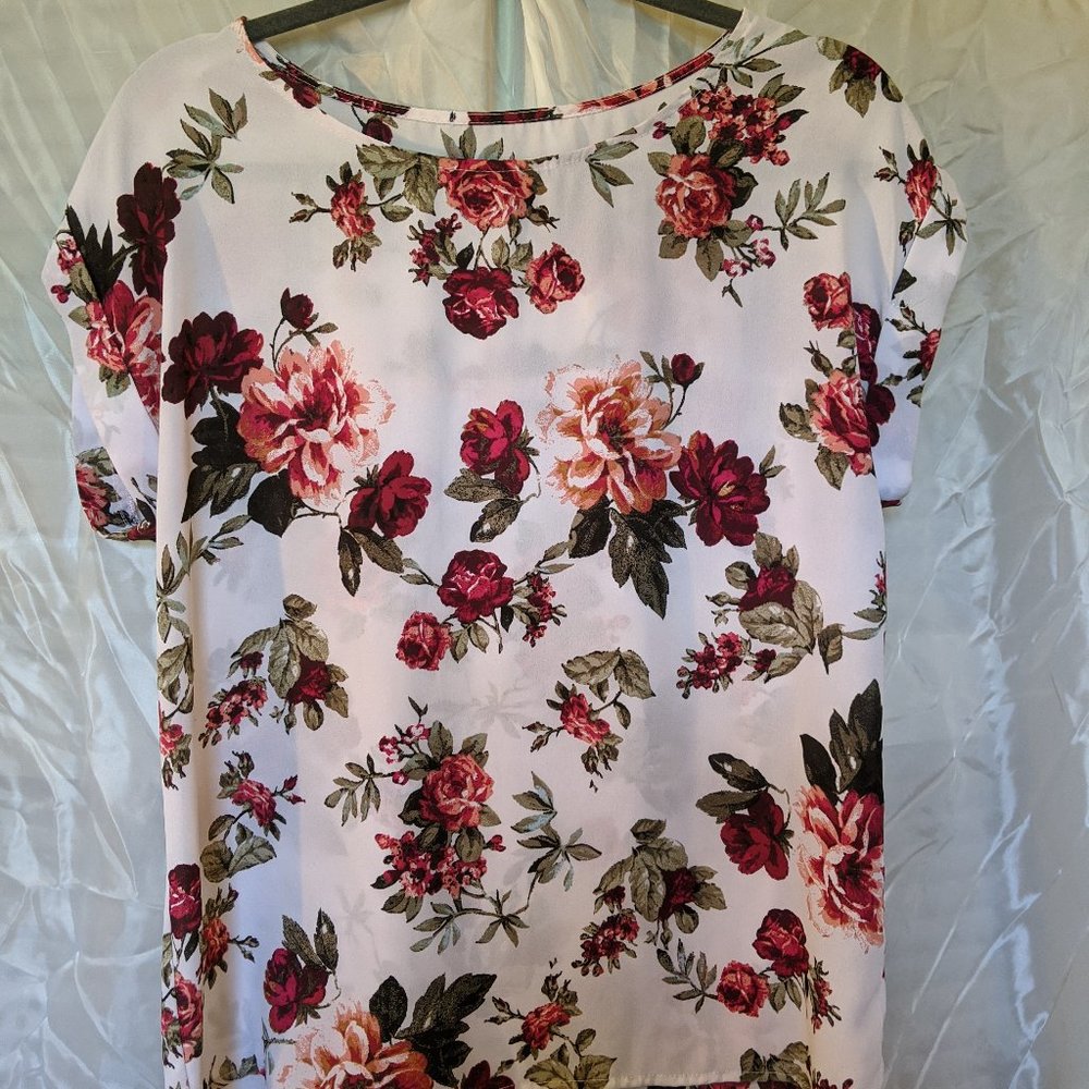 Floral cuffed sleeve top